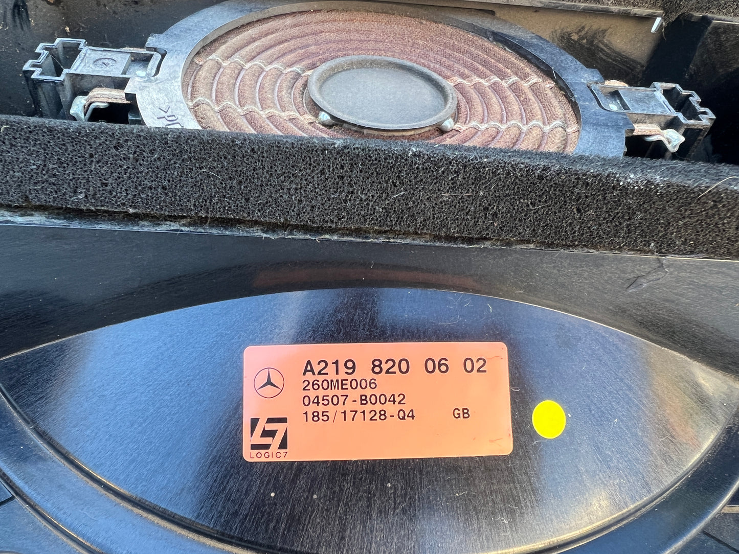 Caisson de basses arrière Mercedes Benz