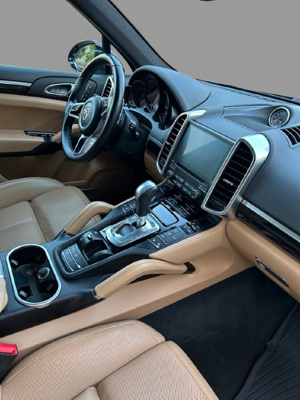 2018 PORSCHE CAYENNE S